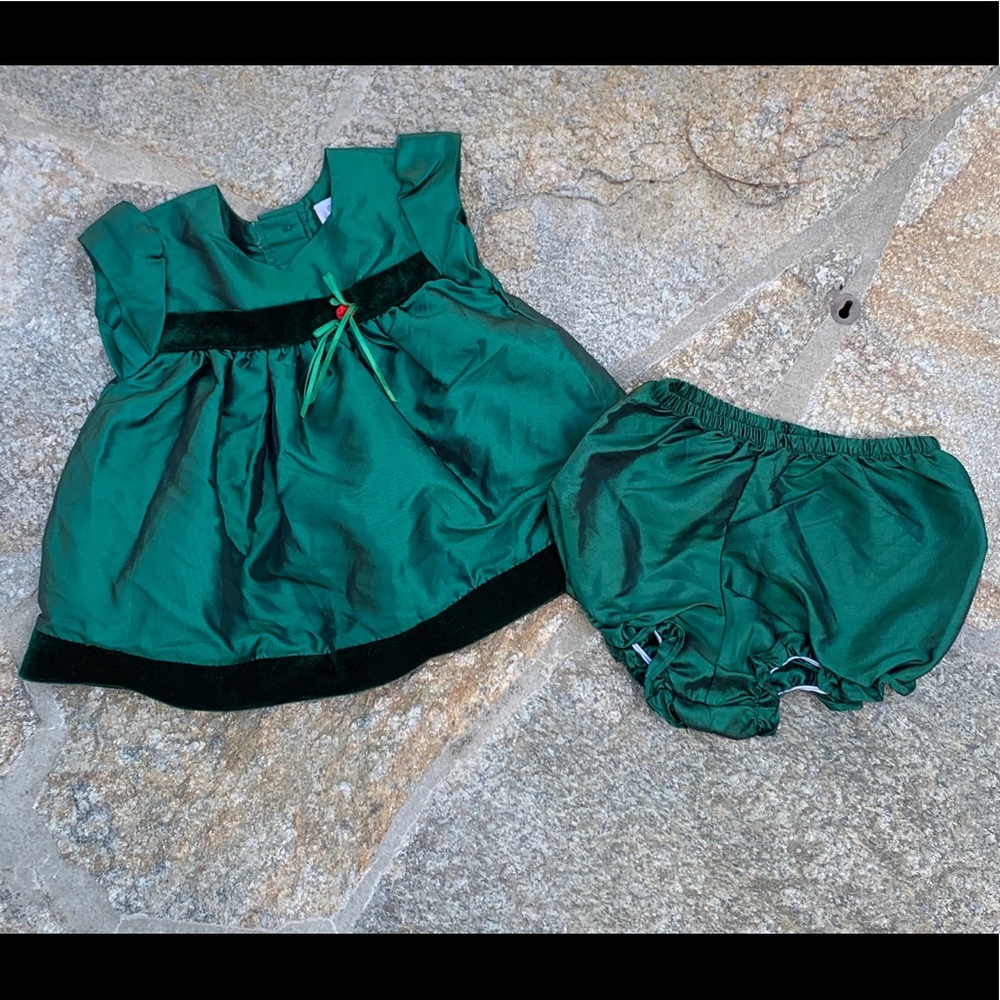 NWOT Baby Girl Formal Dress Size 0-3 Months